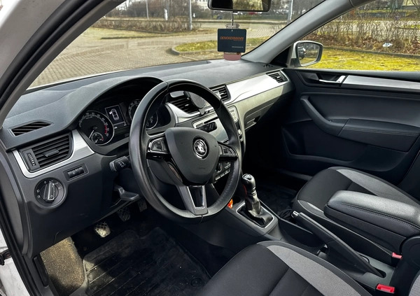Skoda RAPID cena 39999 przebieg: 81300, rok produkcji 2017 z Sopot małe 172